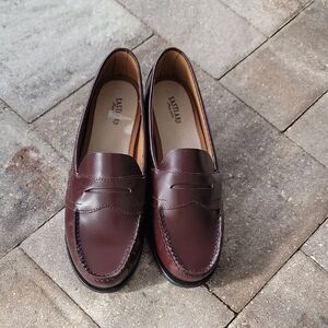 Eastland Women's Classic II Penny Loafers in Sz 9.5